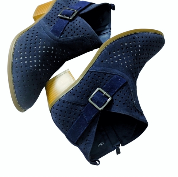 JC Womens Perforated Faux Suede Stacked Heel Asymmetrical Booties size 8½ Buckle - Picture 7 of 14